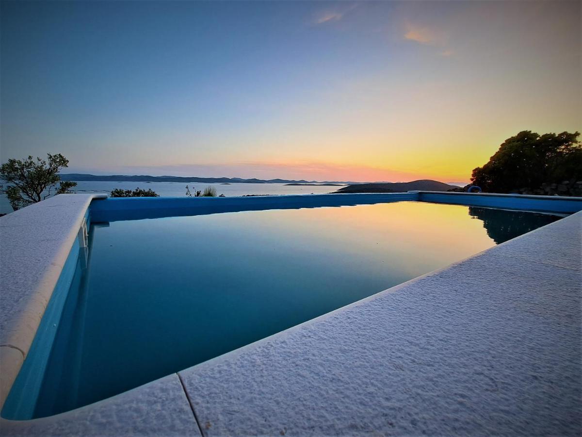 Villa Robinson Tkon Εξωτερικό φωτογραφία